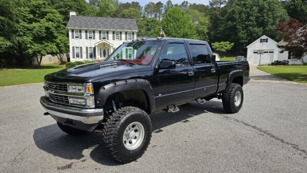 1999 Chevrolet 2500 4x4 | Crew Cab Short Bed | 6.5 Detroit Diesel - Image 2